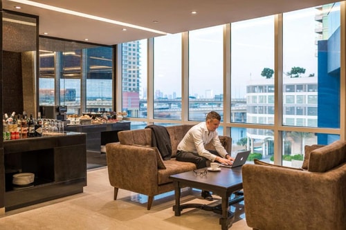 One Bedroom Suite Canal View Near RBC Tower Dubai 9 Luxury Bookings