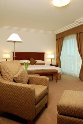 Four Bedroom Apartment Near fashion Club 1 Luxury Bookings