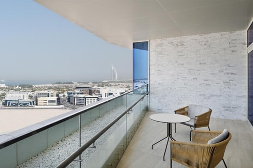 Executive King Suite Near Filli Cafe Media City 6 Luxury Bookings