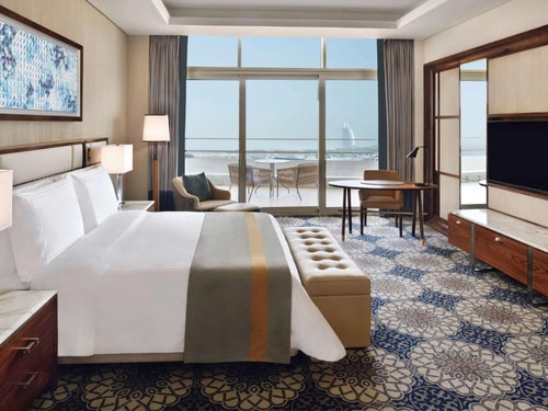 Executive King Suite Near Filli Cafe Media City 0 Luxury Bookings