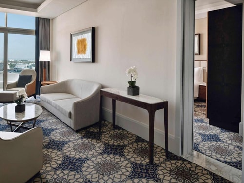 Executive King Suite Near Filli Cafe Media City 15 Luxury Bookings
