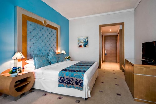 Deluxe Room Near Al Zarooni Building Marina 4 Luxury Bookings