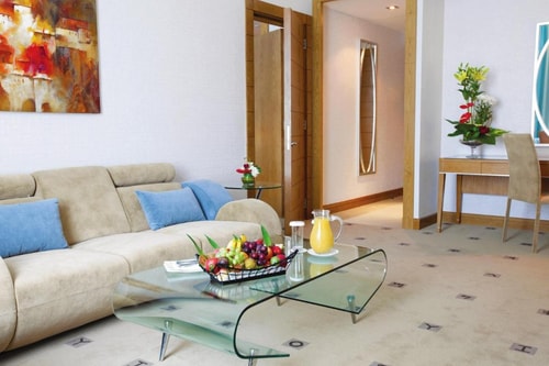 Junior Suite Near Al Zarooni Building Marina 6 Luxury Bookings