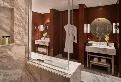 Premier Suite Near Index Tower Financial Centre 4 Luxury Bookings