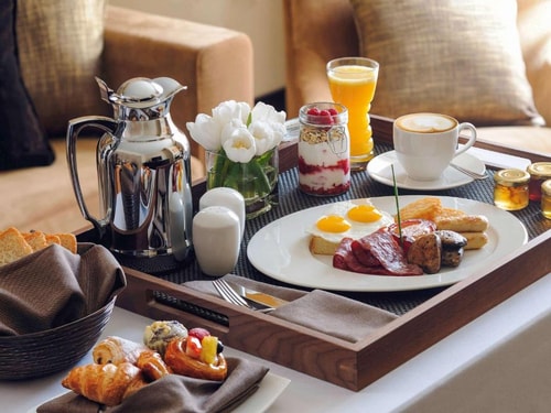 Superior Room Near DMCC Metro Station 5 Luxury Bookings