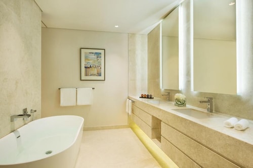 One Bedroom Residence Near City Walk Shopping Mall 3 Luxury Bookings