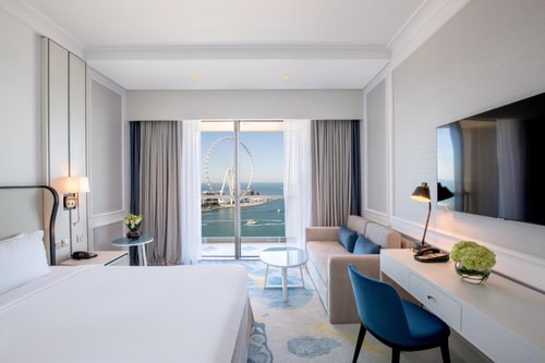 Superior King Room Near Roda Amwaj Suites JBR 3 Luxury Bookings