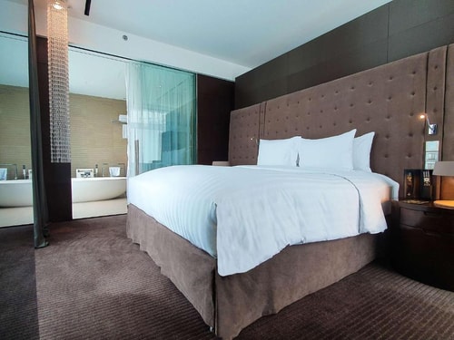 Superior Room Near Dubai Customs 18 Luxury Bookings