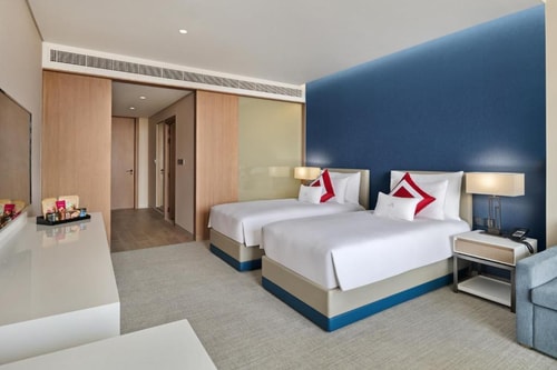 Deluxe King or Twin Near Jabel Ali Golf Resort 3 Luxury Bookings