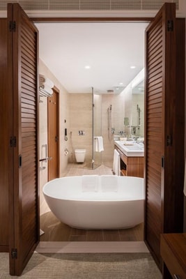 Deluxe King or Twin Near Jabel Ali Golf Resort 5 Luxury Bookings