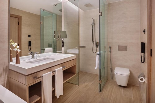 Deluxe King or Twin Near Jabel Ali Golf Resort 7 Luxury Bookings