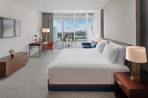 Deluxe King or Twin Near Jabel Ali Golf Resort 12 Luxury Bookings