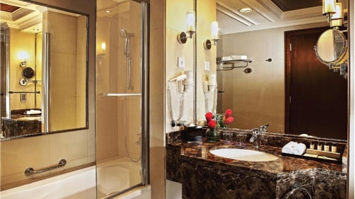 Two Bedroom Suite Near Adcb Metro Station. 6 Luxury Bookings