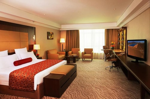 Two Bedroom Suite Near Adcb Metro Station. 2 Luxury Bookings