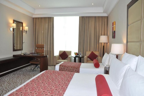 Two Bedroom Suite Near Adcb Metro Station. 3 Luxury Bookings