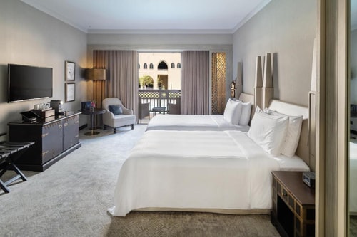 Deluxe Room Near Souk Al Bahar Downtown. 3 Luxury Bookings