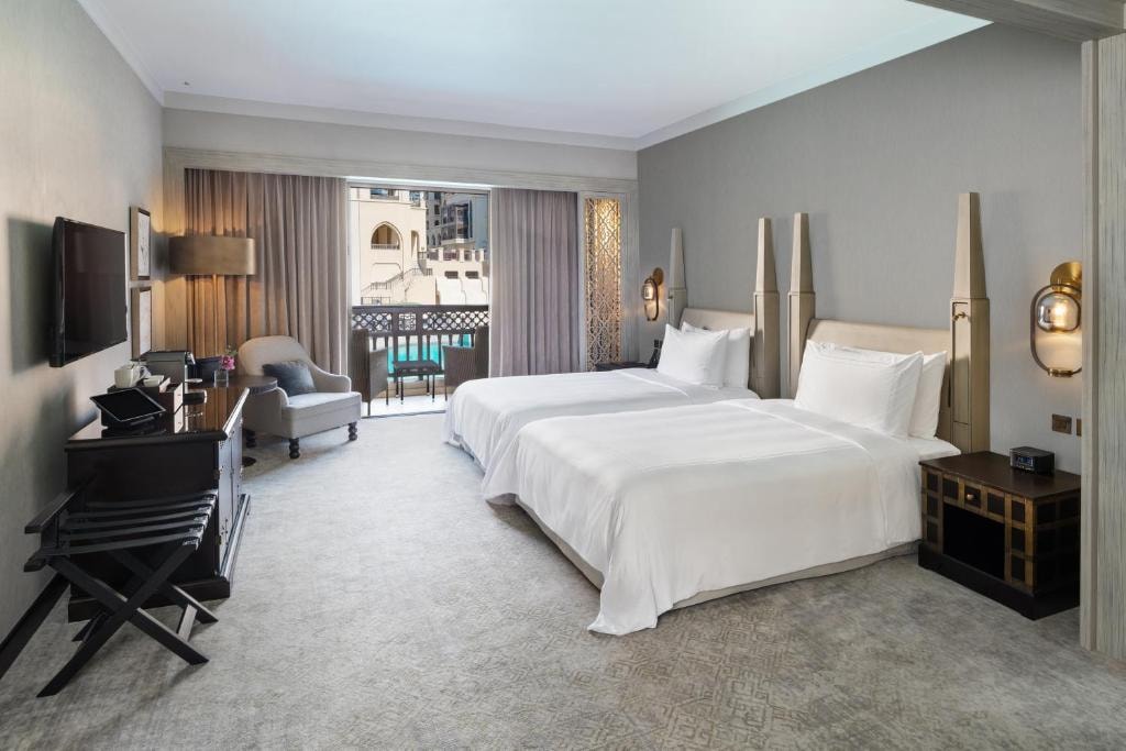 Deluxe Room Near Souk Al Bahar Downtown. Luxury Bookings