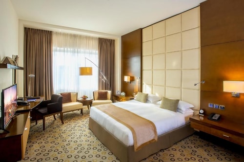 Superior King Room Near Reef Mall 2 Luxury Bookings
