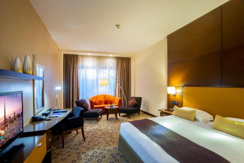 Superior King Room Near Reef Mall 3 Luxury Bookings