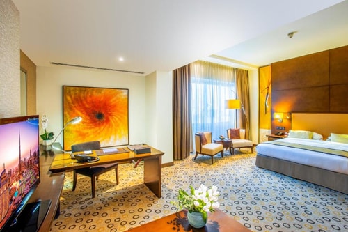 Superior King Room Near Reef Mall 11 Luxury Bookings