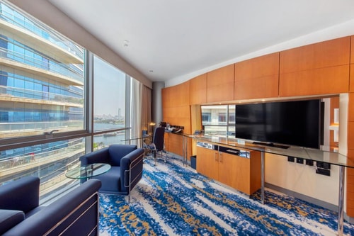 Deluxe Room Near falcon Tower Deira 2 Luxury Bookings