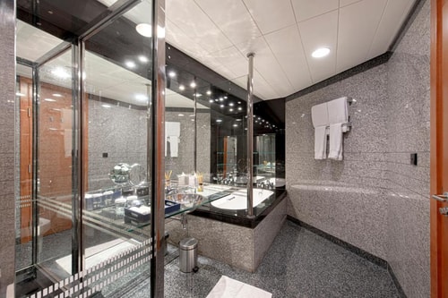 Family Suite Near falcon Tower Deira 1 Luxury Bookings