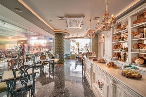 Family Suite Near falcon Tower Deira 10 Luxury Bookings