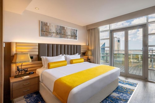 Family Suite Near falcon Tower Deira 15 Luxury Bookings