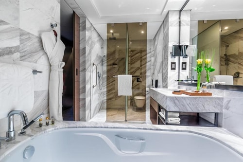One Bedroom Luxury Suite near interchange number 5 1 Luxury Bookings
