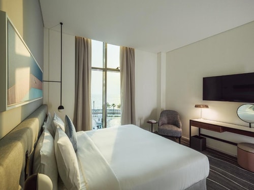 One Bedroom Suite With Balcony in Palm Jumeirah 2 Luxury Bookings