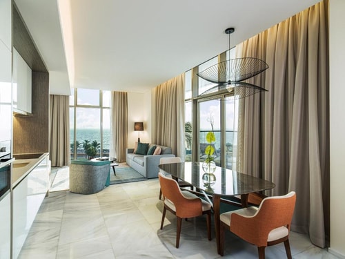 One Bedroom Suite With Balcony in Palm Jumeirah 7 Luxury Bookings