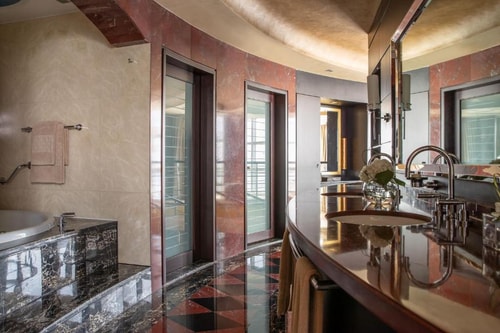 Royal Suite Near Dubai Future Foundation 1 Luxury Bookings