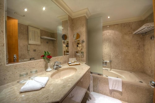 Standard Room Near Palm Strip Mall 6 Luxury Bookings