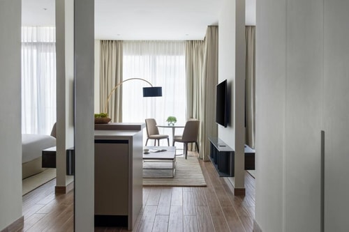 Executive Studio Near Marina Gate towers 4 Luxury Bookings