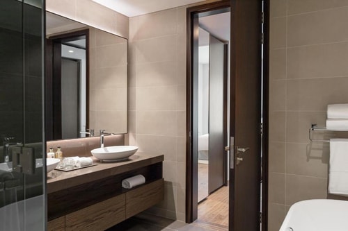 Deluxe One Bedroom Suite Near Dubai Marina Walk 5 Luxury Bookings