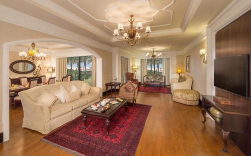 Classy Superior King Room In Palm Jumeirah 14 Luxury Bookings