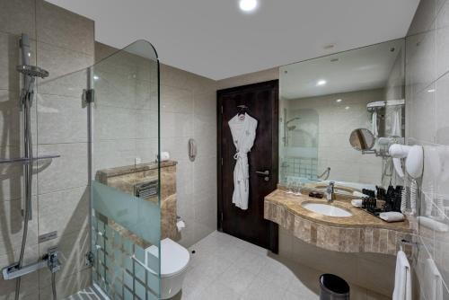Two Bedroom Apartment Near Damac Cresent Towers A 15 Luxury Bookings