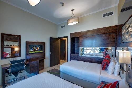 Two Bedroom Apartment Near Damac Cresent Towers A 16 Luxury Bookings