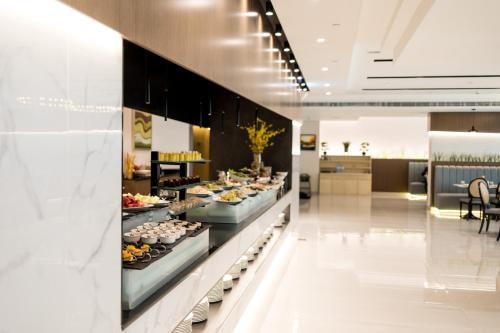 Classic King Room Near Mall Of Emirates 9 Luxury Bookings