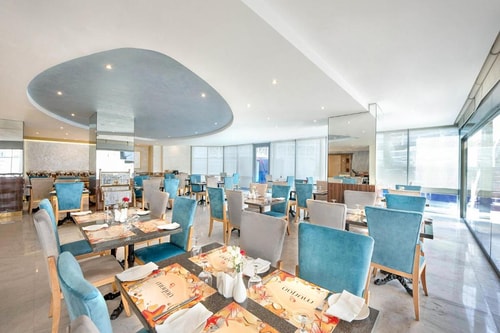 Classic King Room Near Mall Of Emirates 17 Luxury Bookings