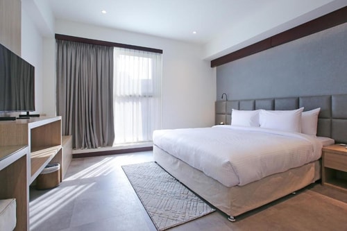 One Bedroom Apartment Near American Hospital 8 Luxury Bookings