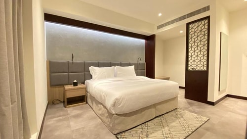 Two Bedroom Suite Near American Hospital 6 Luxury Bookings