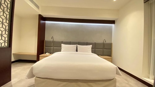 Two Bedroom Suite Near American Hospital 13 Luxury Bookings