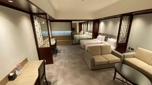 Two Bedroom Suite Near American Hospital 18 Luxury Bookings