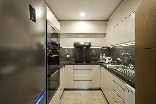2 Bedroom Apartment Near Gold Souk Metro Station 4 Luxury Bookings