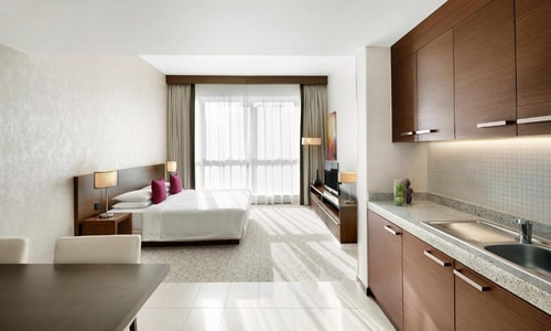 Studio Near Gold Souk Metro Station 4 Luxury Bookings