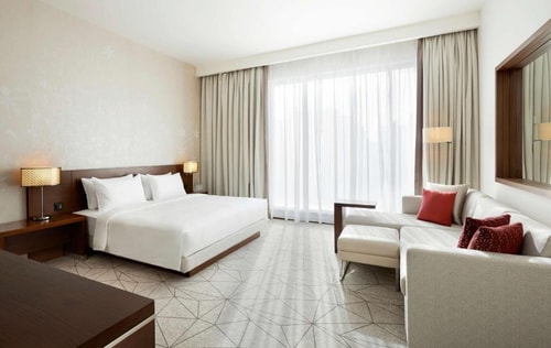 Studio Near Gold Souk Metro Station 8 Luxury Bookings