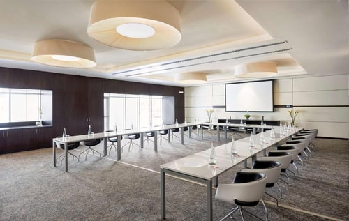Studio Near Gold Souk Metro Station 14 Luxury Bookings