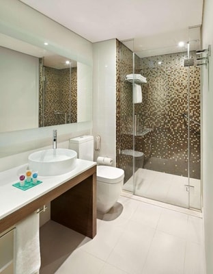 Two bedroom Apartment Near Gold Souk Metro Station 11 Luxury Bookings