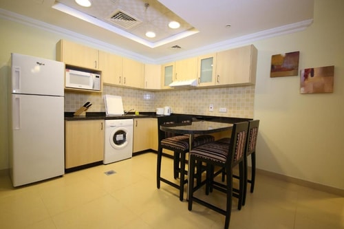 Classic Two Bedroom Near Mall Of Emirates 10 Luxury Bookings